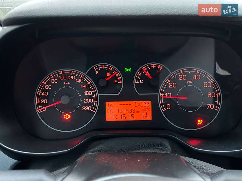 Хэтчбек Fiat Grande Punto 2010 в Березному фото 10 Хэтчбек Fiat Grande Punto 2010 в Березному