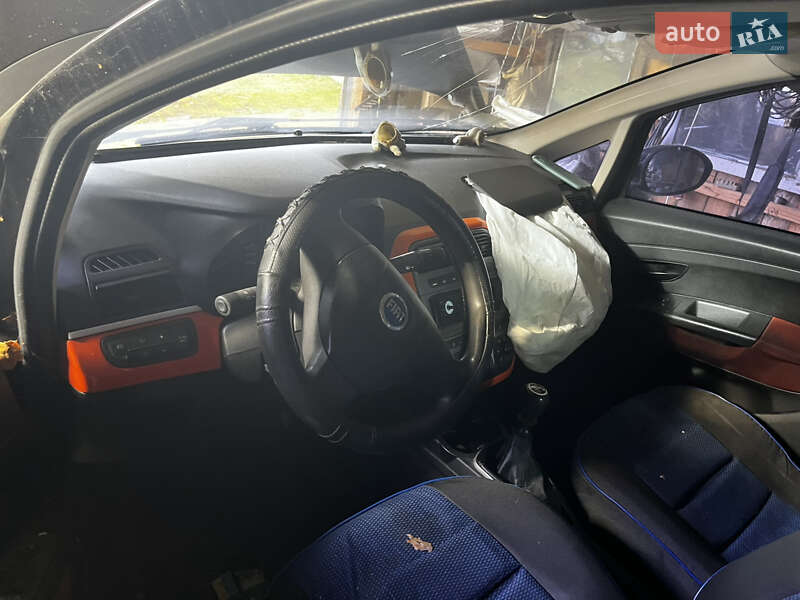 Хетчбек Fiat Grande Punto 2006 в Олевську фото 5 Хетчбек Fiat Grande Punto 2006 в Олевську