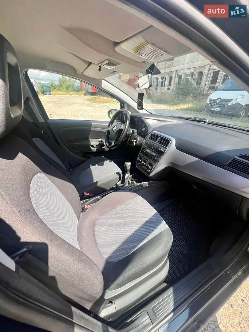 2011 Fiat Punto - мініатюра 10