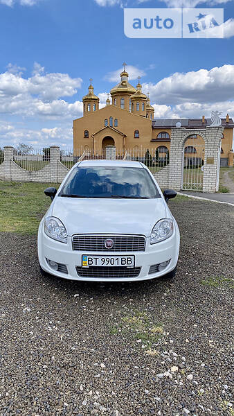 Седан Fiat Linea 2012 в Львове