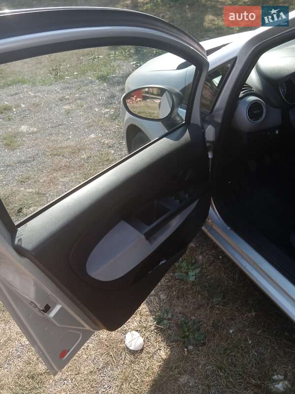 Седан Fiat Linea 2013 в Корсунь-Шевченківському