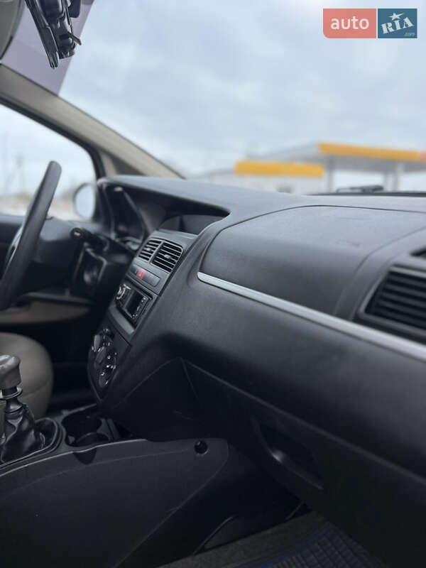 Седан Fiat Linea 2009 в Горохове
