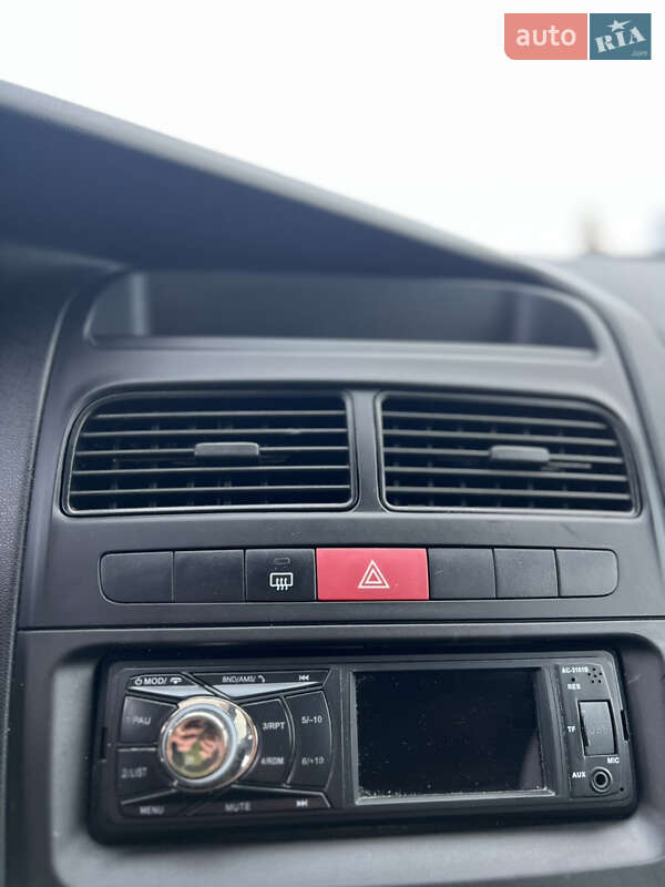 Седан Fiat Linea 2009 в Горохове
