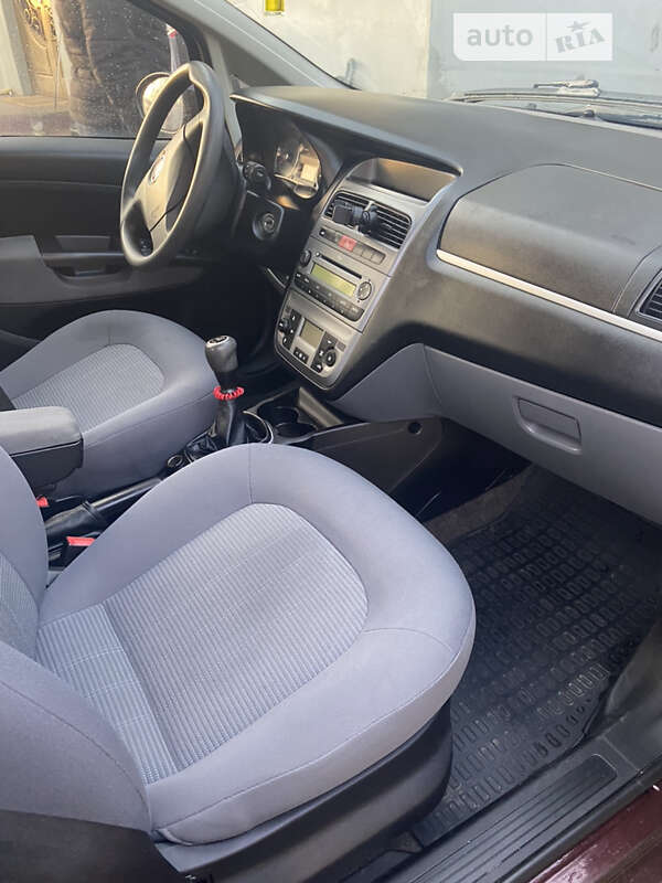 Седан Fiat Linea 2012 в Ивано-Франковске