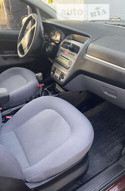 Седан Fiat Linea 2012 в 