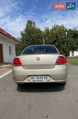 Седан Fiat Linea 2012 в Вараші