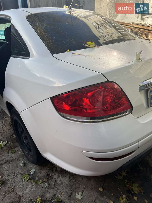 Седан Fiat Linea 2013 в Чернигове