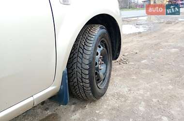 Седан Fiat Linea 2012 в 