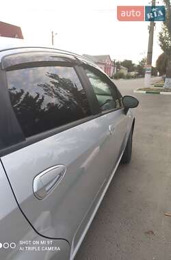 Седан Fiat Linea 2013 в 