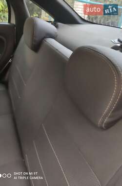 Седан Fiat Linea 2013 в 