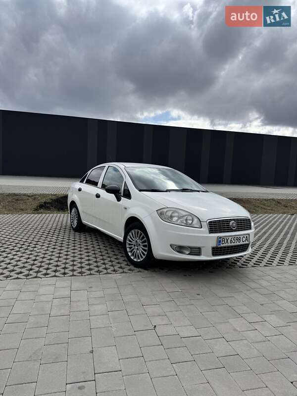 Седан Fiat Linea 2011 в 