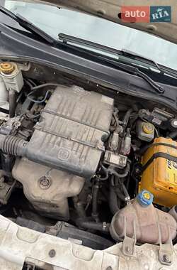 Седан Fiat Linea 2011 в 
