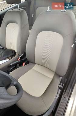 Седан Fiat Linea 2010 в 