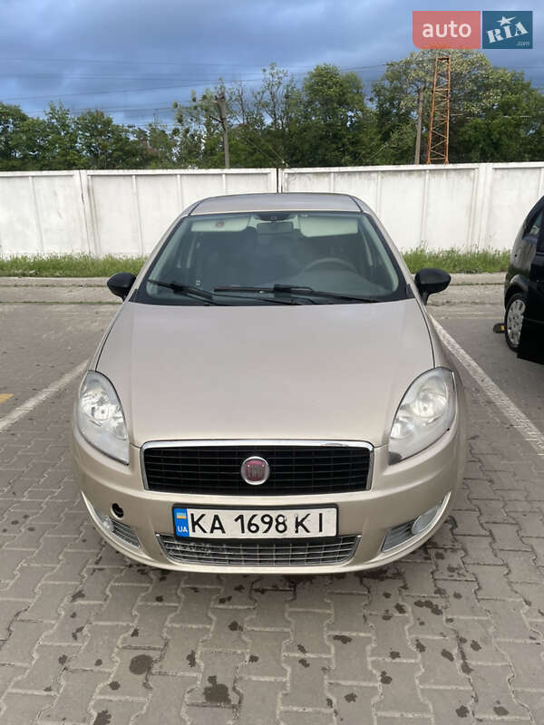 Седан Fiat Linea 2012 в Буче