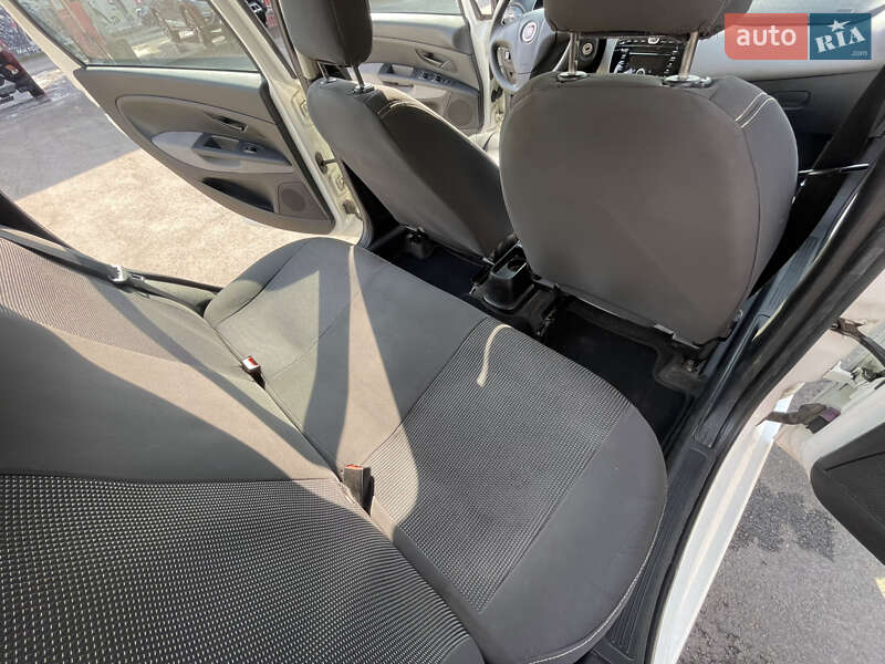 Седан Fiat Linea 2013 в Киеве