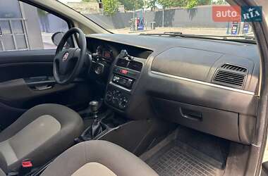 Седан Fiat Linea 2012 в 