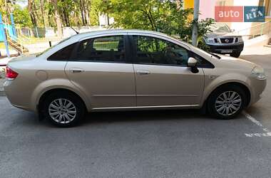 Седан Fiat Linea 2012 в 