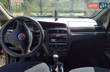 Седан Fiat Linea 2012 в 