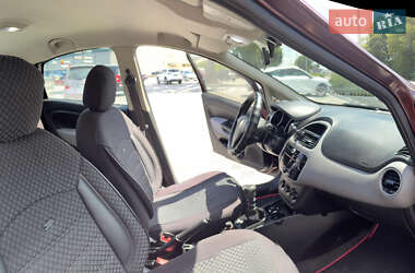 Седан Fiat Linea 2013 в 
