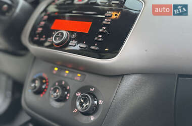Седан Fiat Linea 2013 в 