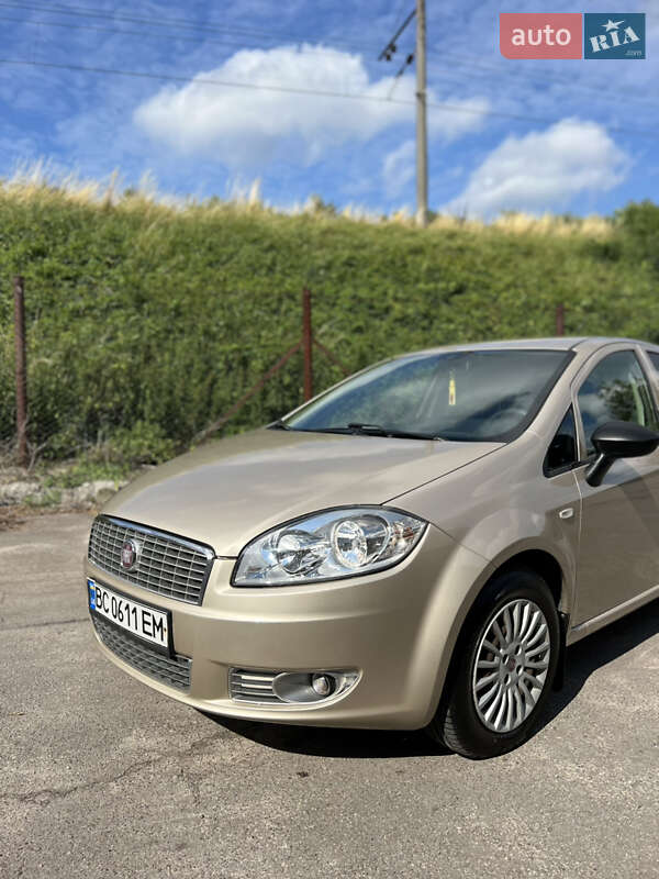 Седан Fiat Linea 2012 в Львове