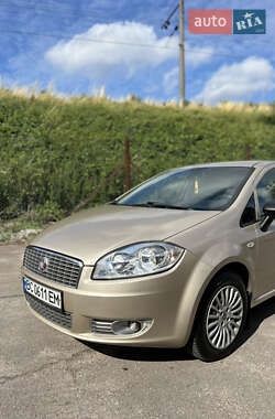 Седан Fiat Linea 2012 в 