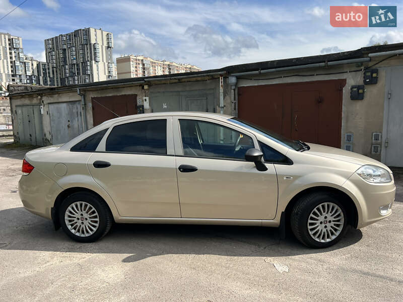 Седан Fiat Linea 2012 в Львове