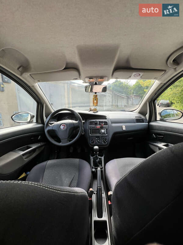 Седан Fiat Linea 2012 в Львове