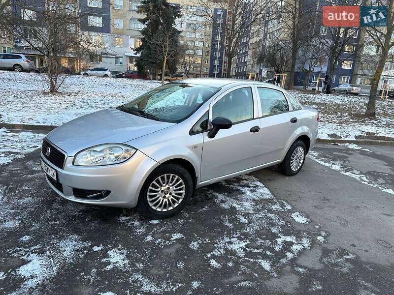Седан Fiat Linea 2011 в Львові