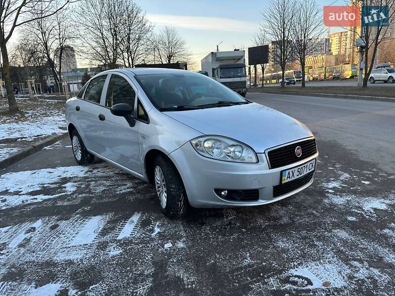 Седан Fiat Linea 2011 в Львові