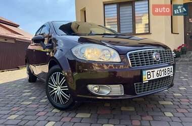 Седан Fiat Linea 2012 в 