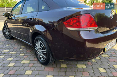Седан Fiat Linea 2012 в 