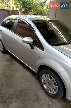 Седан Fiat Linea 2013 в 