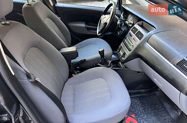 Седан Fiat Linea 2009 в 