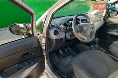 Седан Fiat Linea 2013 в 