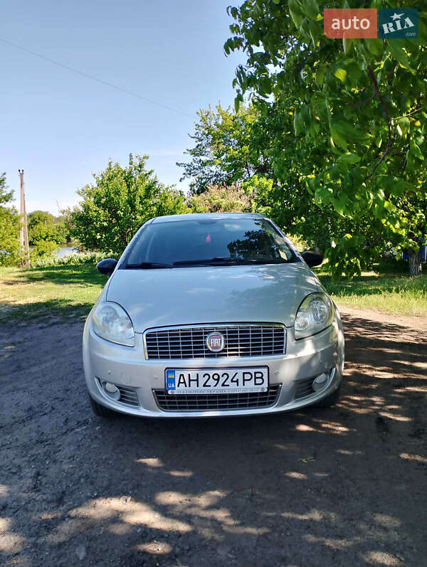Седан Fiat Linea 2010 в 