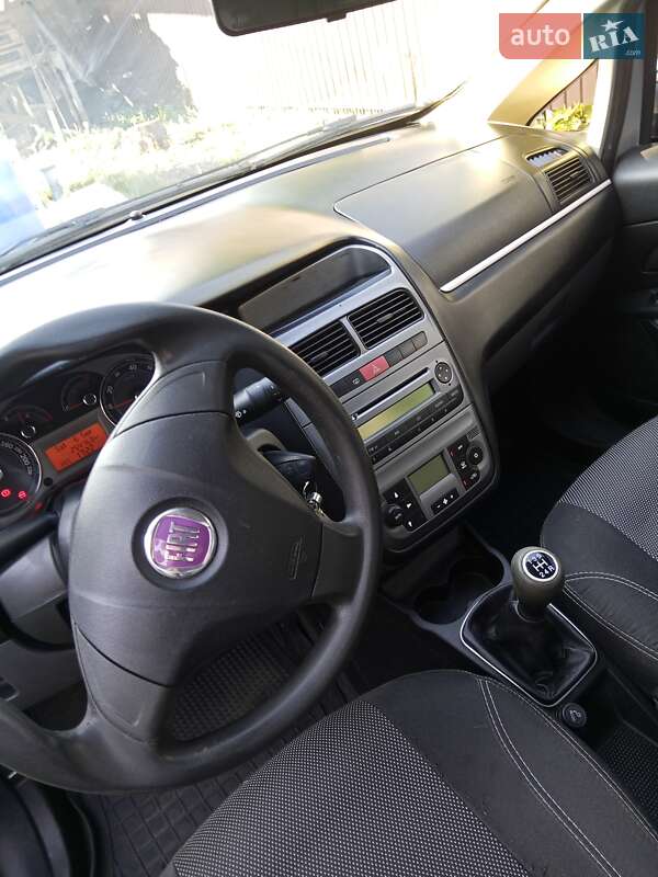 Седан Fiat Linea 2012 в Днепре