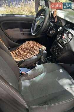 Седан Fiat Linea 2012 в 