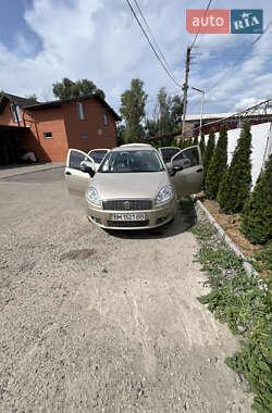 Седан Fiat Linea 2012 в 