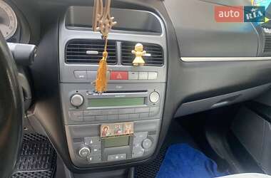 Седан Fiat Linea 2009 в 