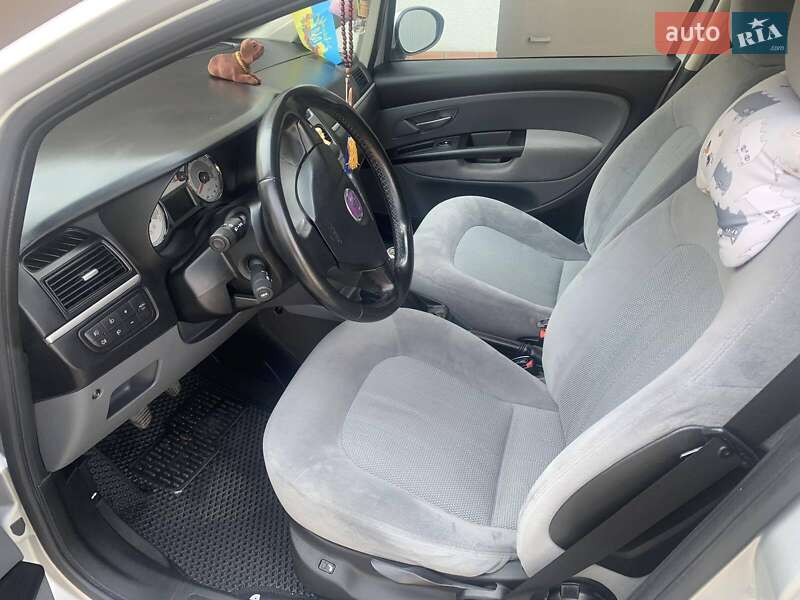 Седан Fiat Linea 2009 в Бродах