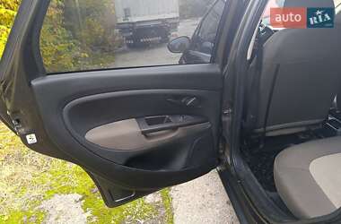 Седан Fiat Linea 2011 в  фото 2 Седан Fiat Linea 2011 в