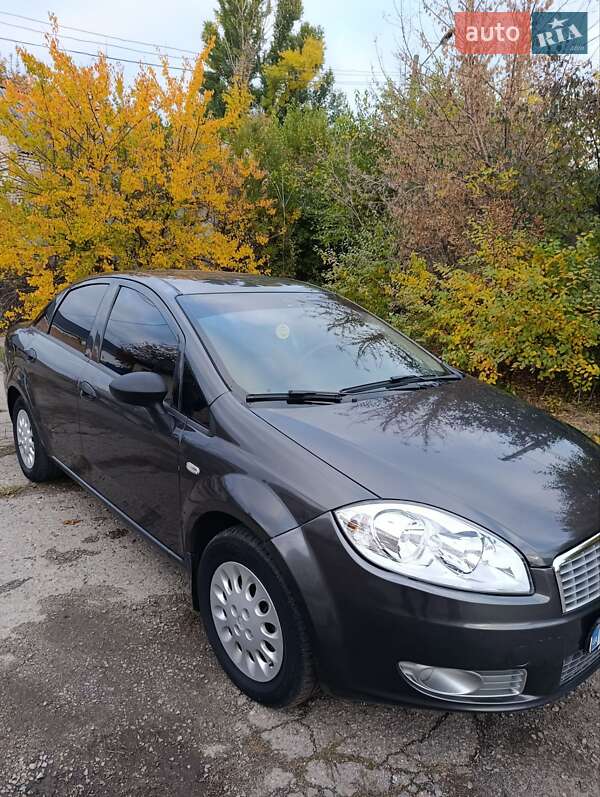 Седан Fiat Linea 2011 в  фото Седан Fiat Linea 2011 в