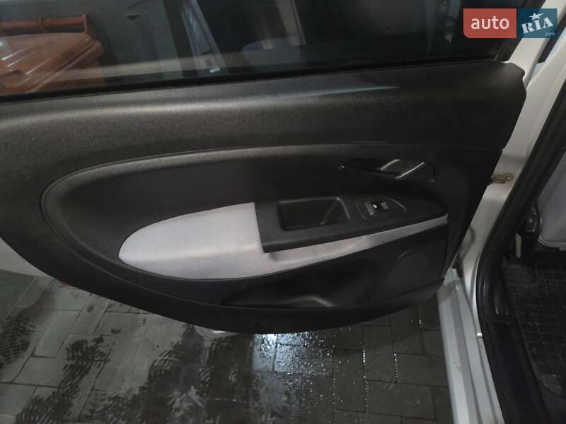 Седан Fiat Linea 2013 в Кременчуге фото 20 Седан Fiat Linea 2013 в Кременчуге