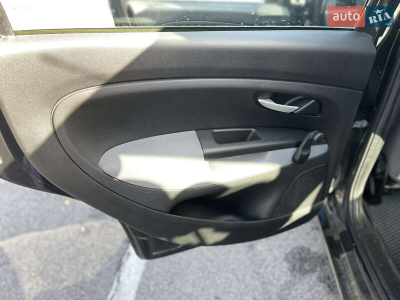 Седан Fiat Linea 2009 в Києві фото 27 Седан Fiat Linea 2009 в Києві