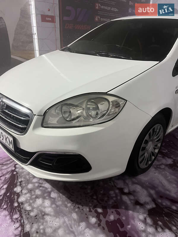 Седан Fiat Linea 2013 в Киеве фото 4 Седан Fiat Linea 2013 в Киеве