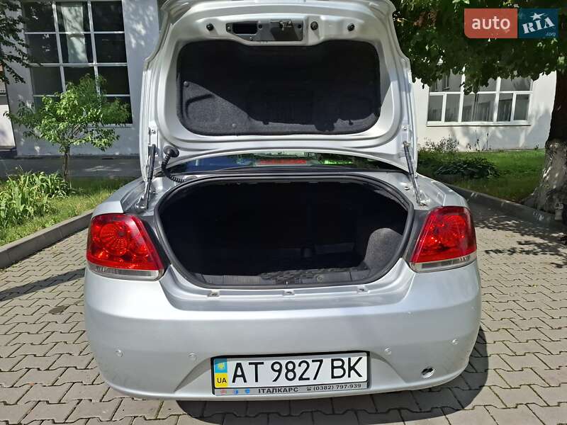 Седан Fiat Linea 2009 в Ивано-Франковске