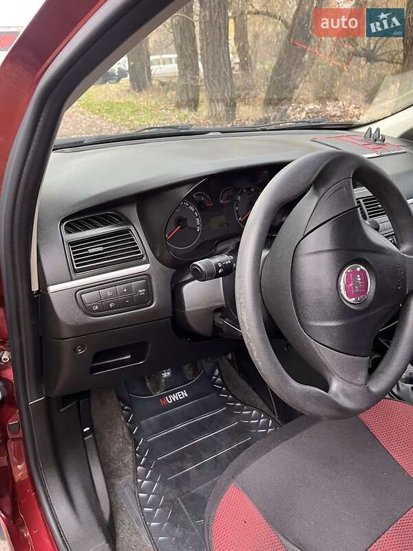 Седан Fiat Linea 2009 в Смілі