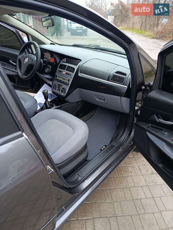 Седан Fiat Linea 2009 в Хмельнике