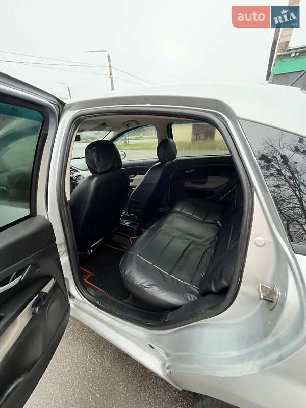 Седан Fiat Linea 2013 в Сумах